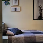 1 Bedroom Flat 27 Mins To London Victoria